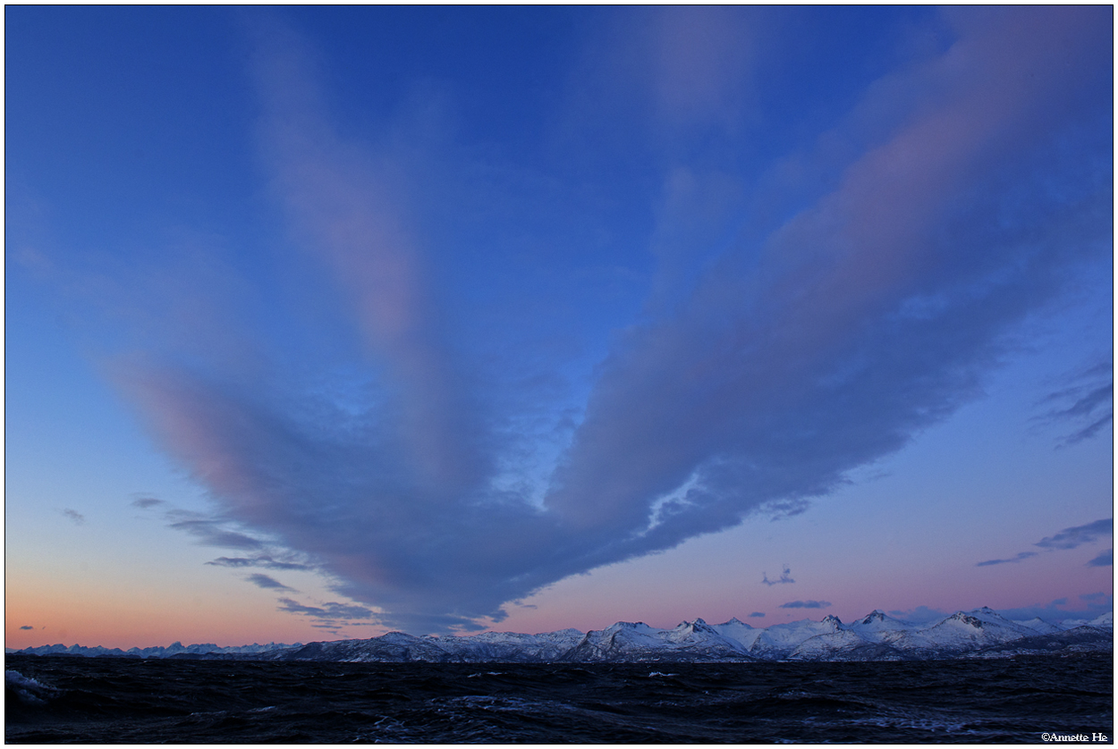 Ein bißchen Landschaft und viel Himmel