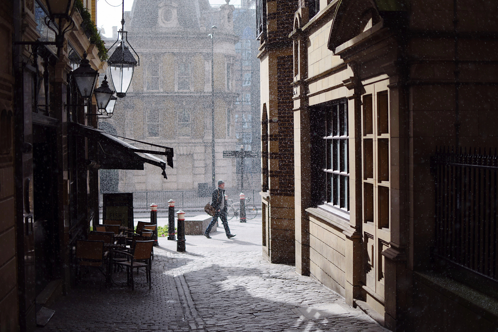 Ein bisschen Schnee erhellt die Stadt