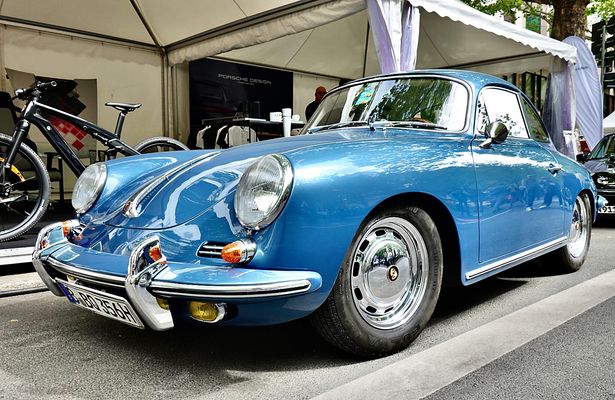 Ein blauer Flitzer.....