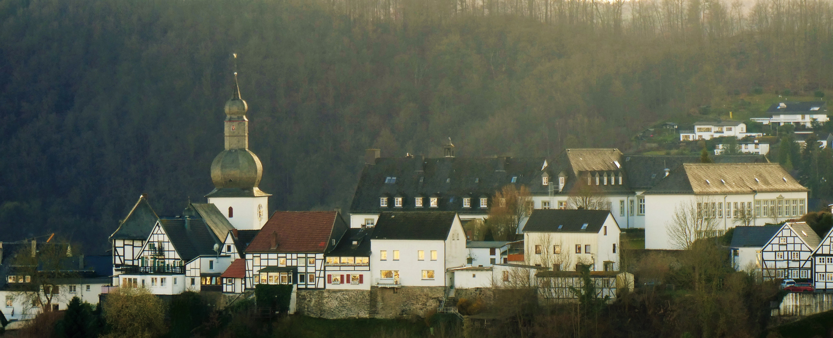 Ein Blick auf Alt-Arnsberg und seinem Glockenturm.