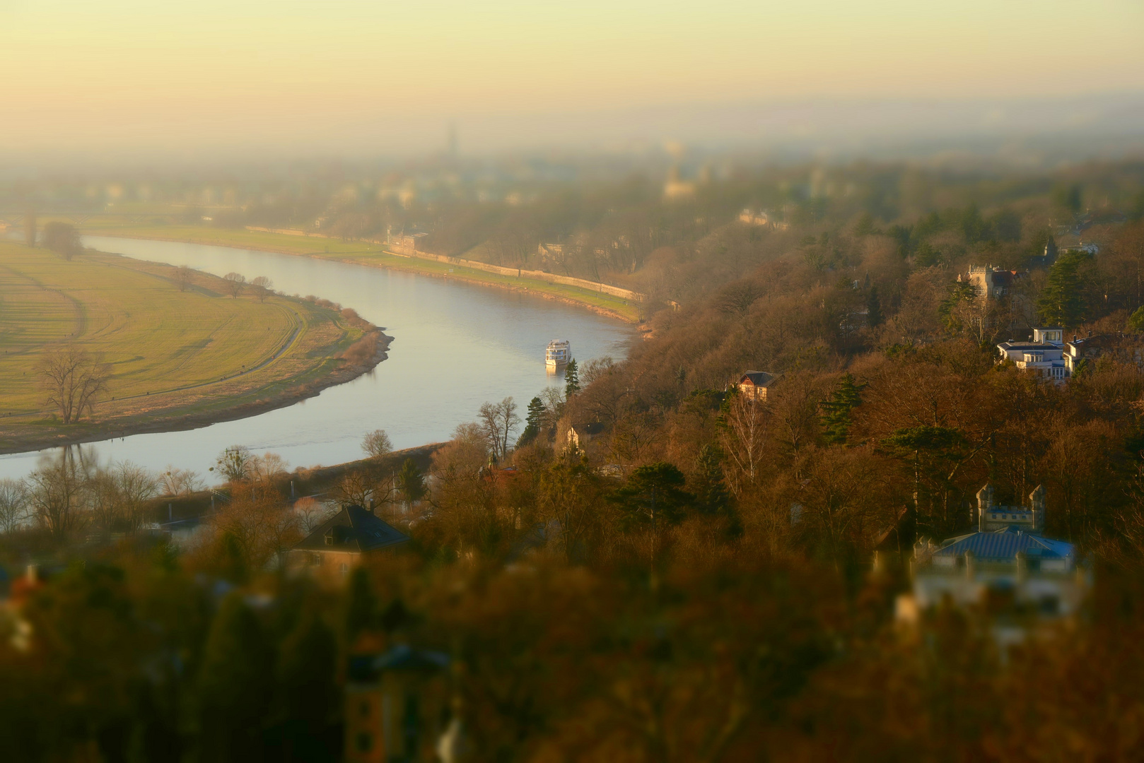 Ein Blick auf die Elbe