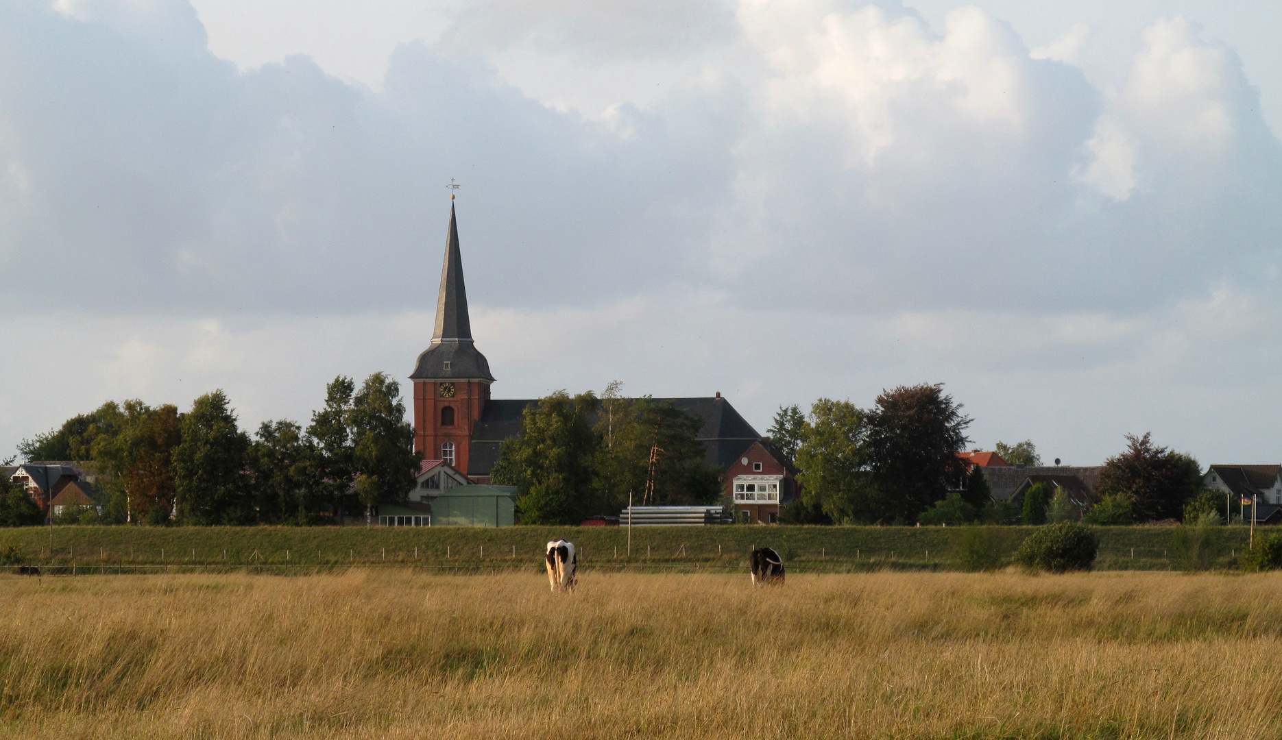 ein Blick auf die Kirchen von Osten ...