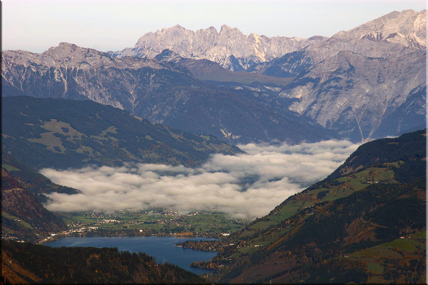 Ein Blick auf Zell am See, aus 2571 m Höhe.