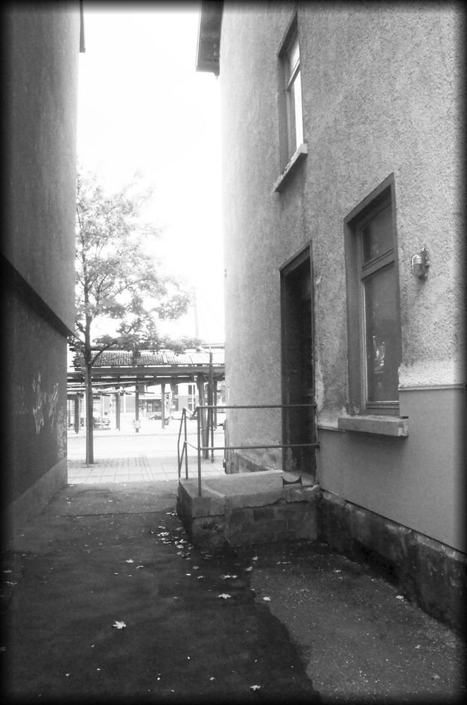 Ein Blick aus dem Hinterhof... Foto & Bild | art, spezial, licht Bilder