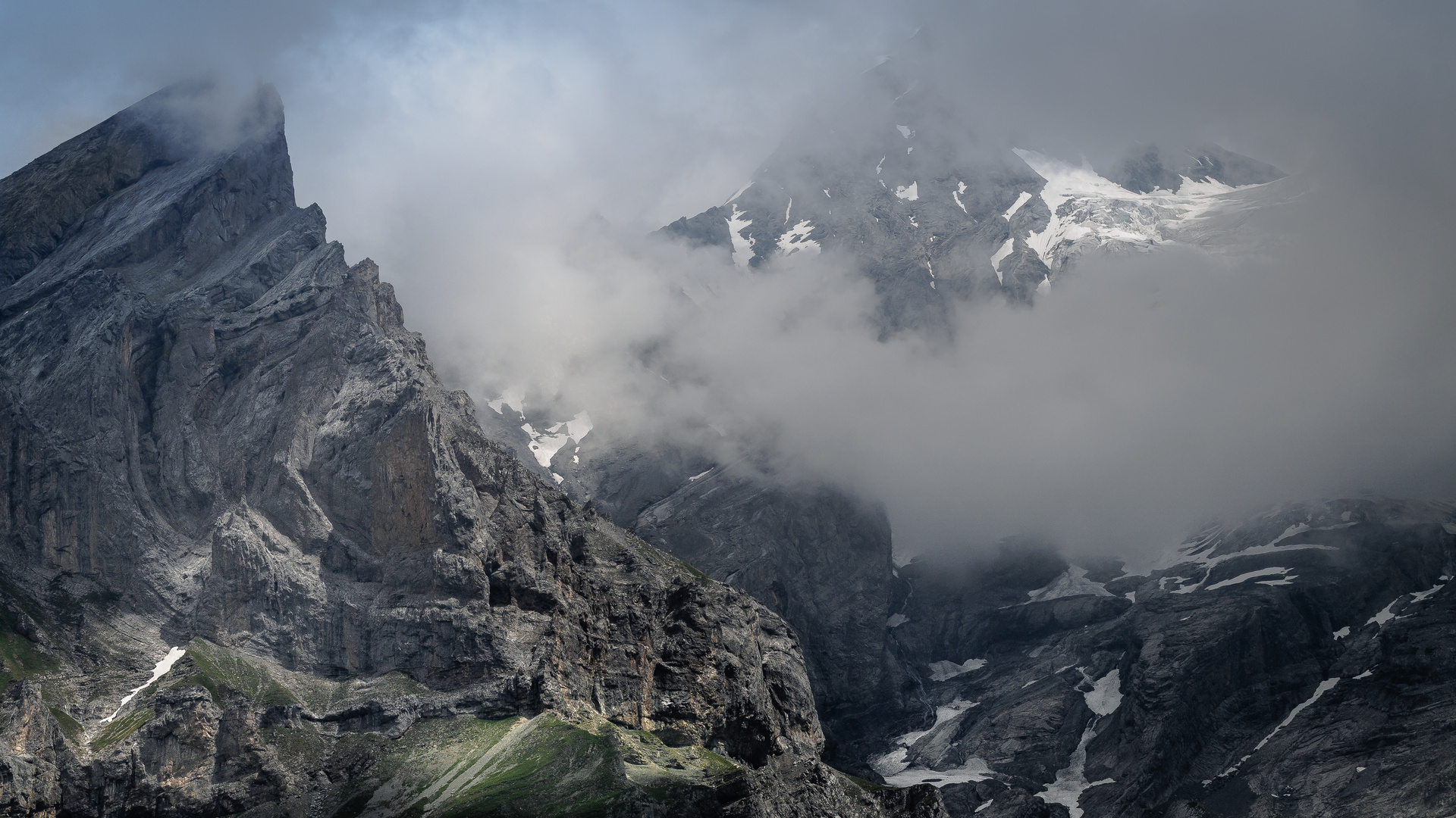 Ein Blick durch die Wolken