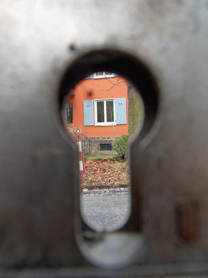 Ein Blick durch Schlüsselloch / A look through the keyhole