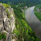 Ein Blick - ein Felsen und die Elbe