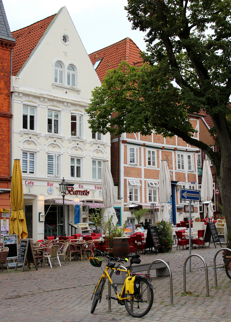 ein Blick hinter das Weinhaus am Fischmarkt ...