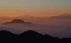 Ein Blick im letzten Licht der untergehenden Sonne über Kärnten von Kosche Günther 