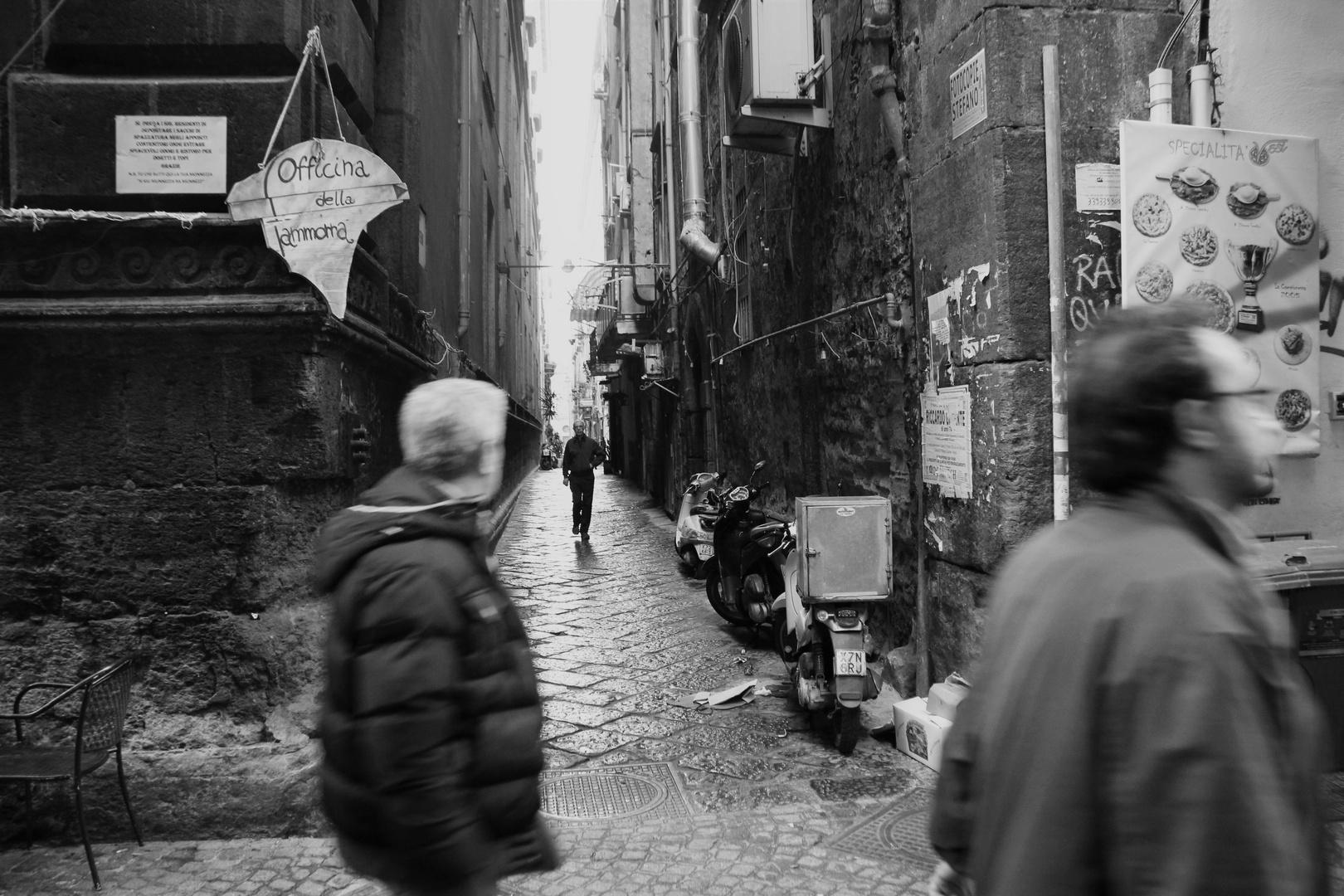  Ein Blick nach Napoli.  Uno sguardo al Napoli. 