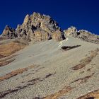 Ein Blick nach oben zwischen dem Thorong La und Thorong Phedi