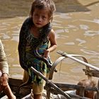 ein blick sagt mehr als tausend worte, tonle sap, cambodia 2010