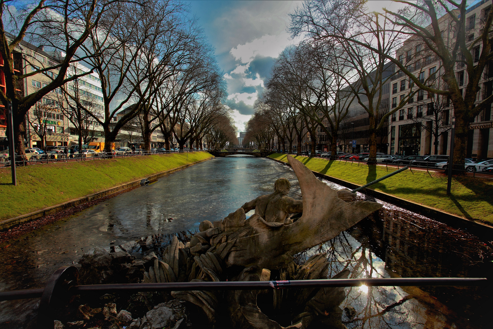 ein Blick über den Kögraben in Düsseldorf