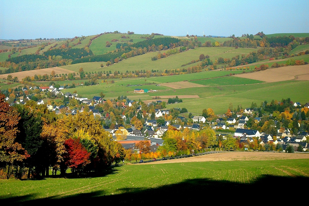 Ein Blick von der Bahnhofsstraße ins Tal nach Königswalde