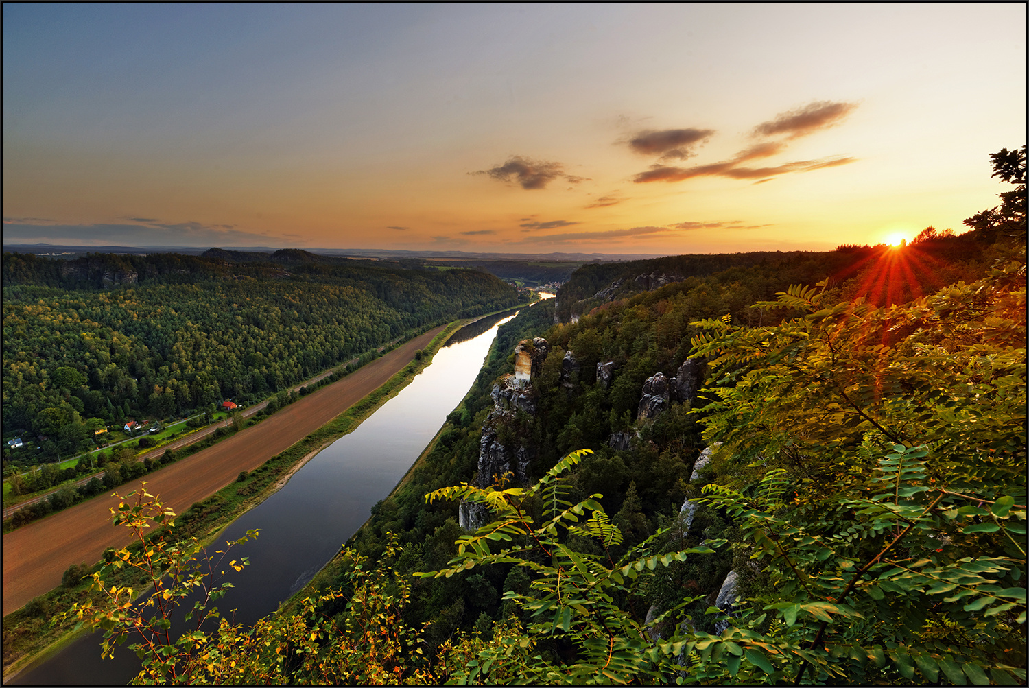 Ein Blick von der Bastei Foto & Bild world, sonnenuntergang, wasser