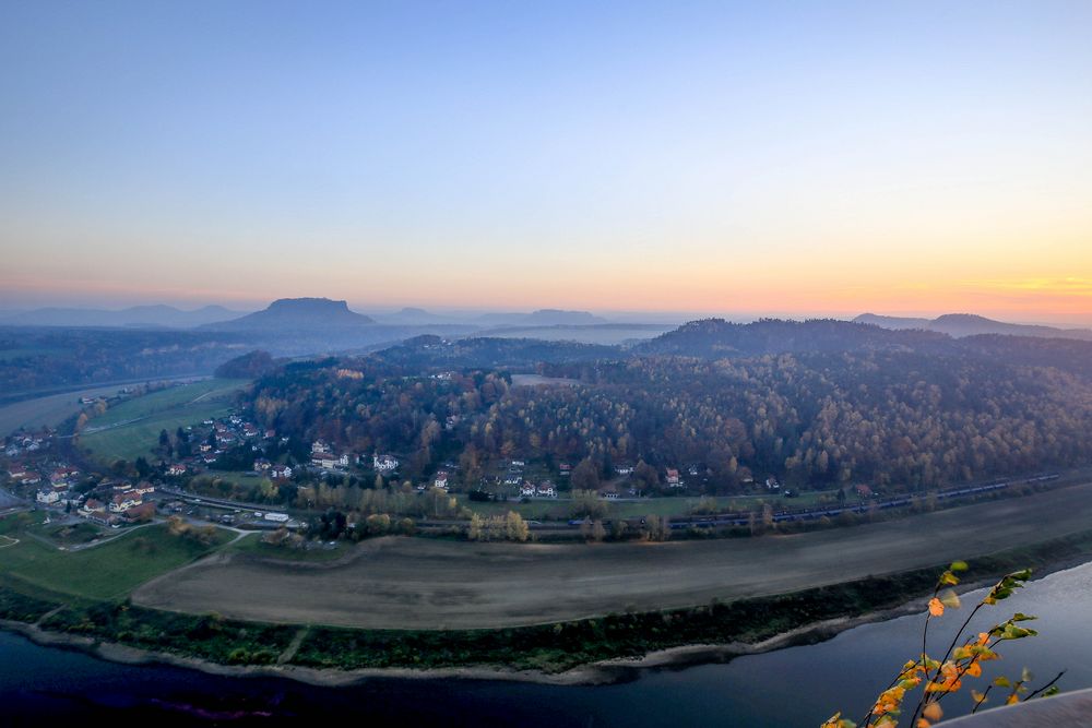 Ein Blick von der Bastei auf die Elbe