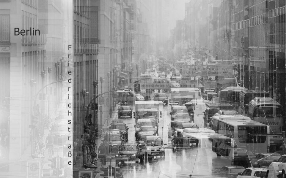 Ein Blick von der S-Bahnbrücke Friedrichstraße