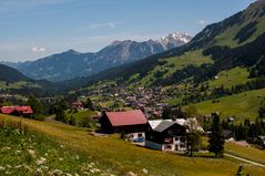 Ein Blick von Hirschegg nach Riezlern......