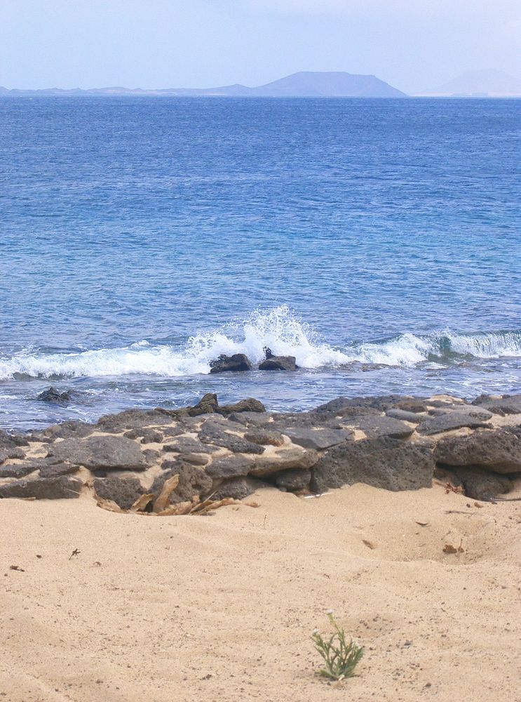 ein Blick - von Lanzarote nach Fuerteventura by MagGlow 