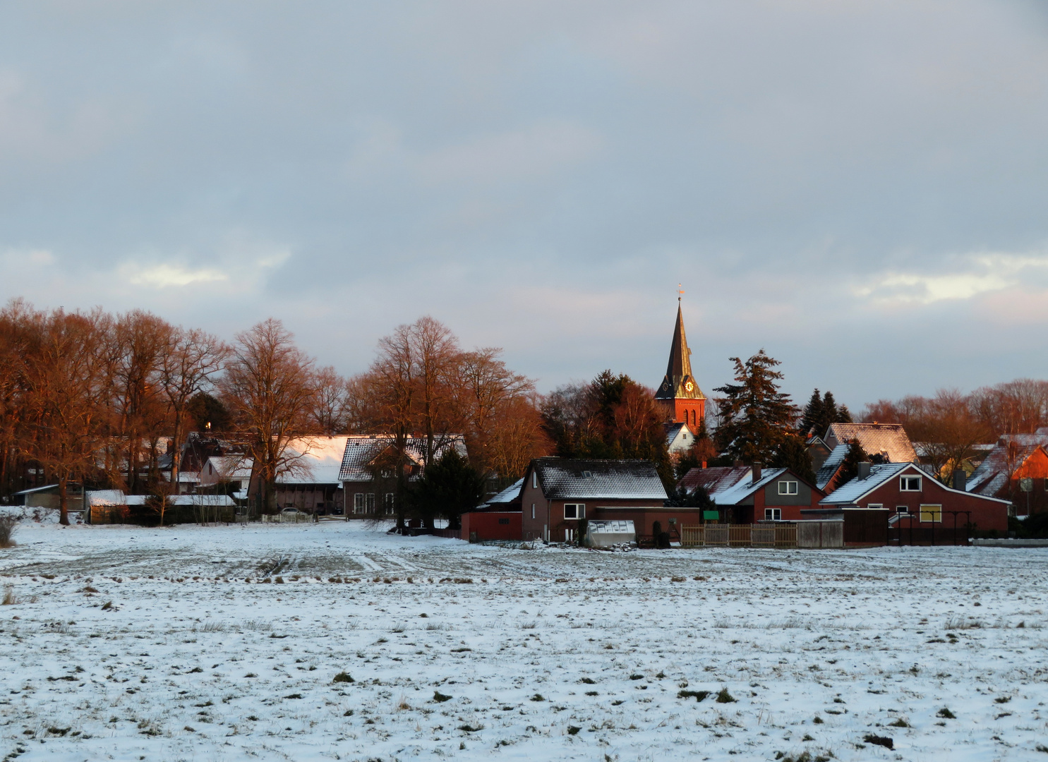 ein Blick zu unserer Kirche ...