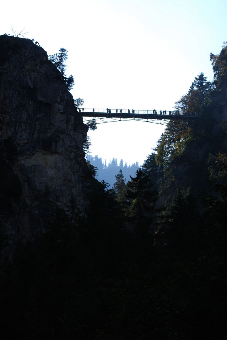 Ein Blick zur Brücke