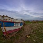 Ein Boot am Rande der Ostsee