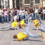 EIN BREAKDANCER X 4