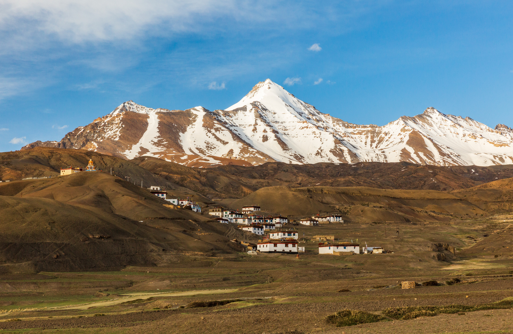 ein buddhistisches Dorf Langza im Spiti-Tal im hochalpinen Himalaya