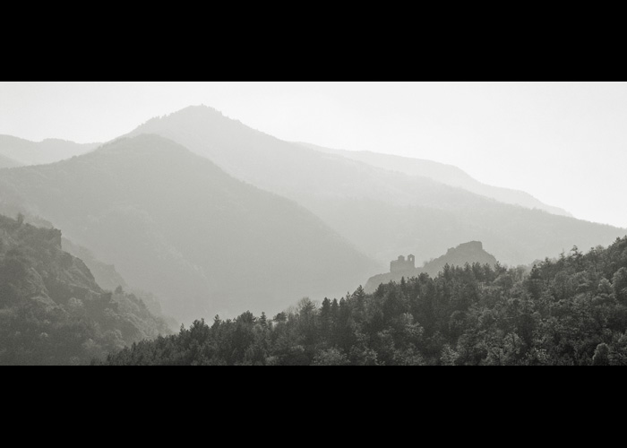 ein Burg in der Gebirge ...