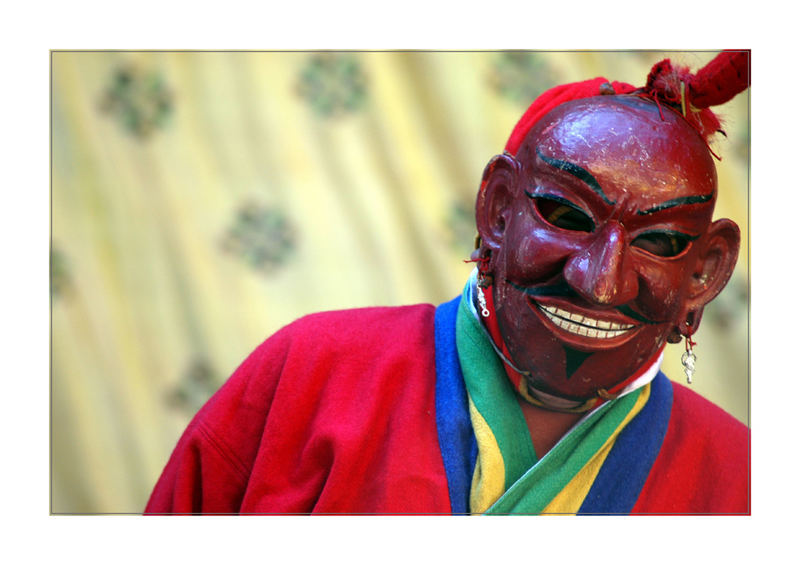 Ein "Clown" am Paro Festival in Bhutan