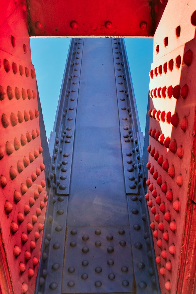 ein Detail der alten recycelten Hohenzollernbrücke aus Köln die jetzt über die Ruhr geht