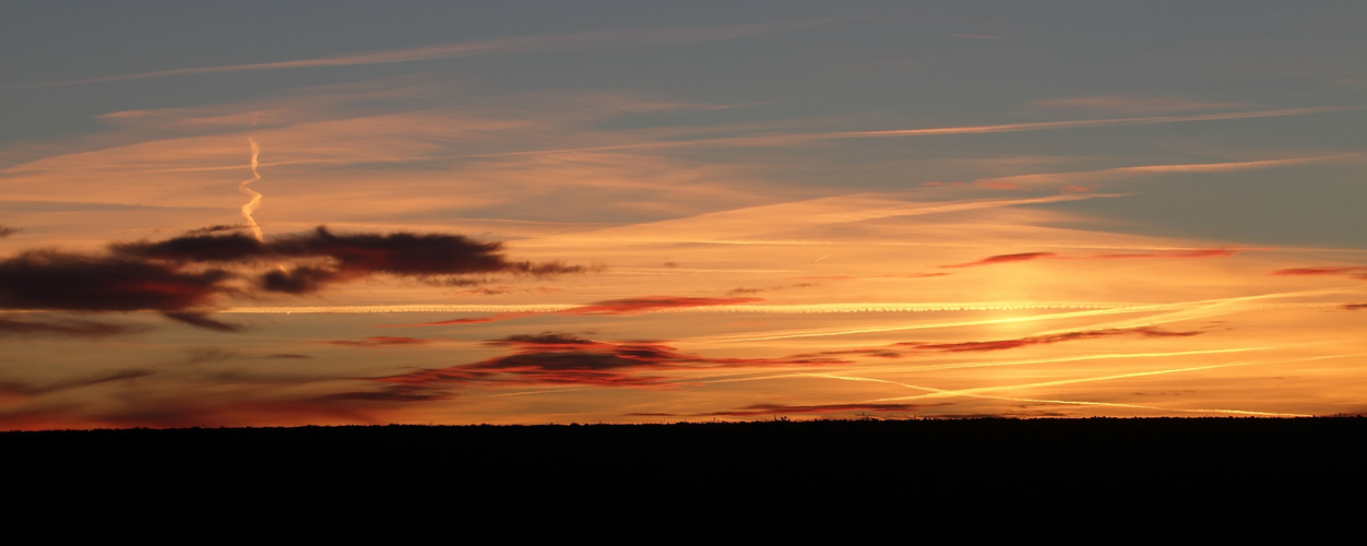 Ein Dezember Sonnenuntergang