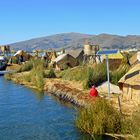 Ein Dorf der der Nachfahren der Uros in der Bucht von Puno