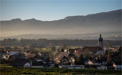 EIN DORF IM DUNST