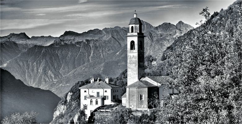 EIN DORF IN DEN BERGEN