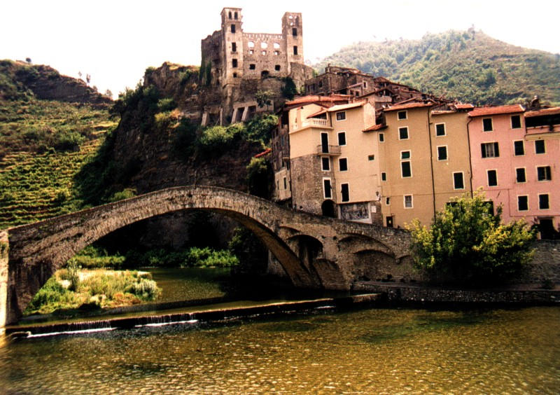 Ein Dorf in Ligurien, Italien, 1999