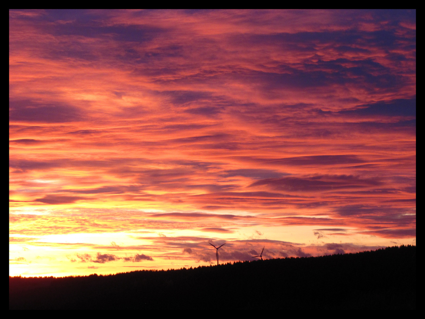 Ein dramatischer Sonnenuntergang im November