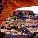 EIN DURCHBLICK IM CANYONLANDS NATIONALPARK…..