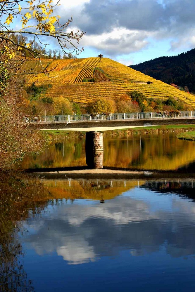 Ein Echter GOLDENER Herbsttag über dem Fluß "Kinzig" Gengenbach/Schwarzwald.