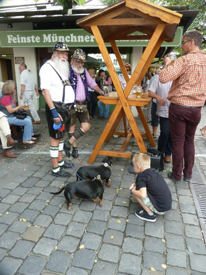 Ein echter Münchner braucht einen Dackel...