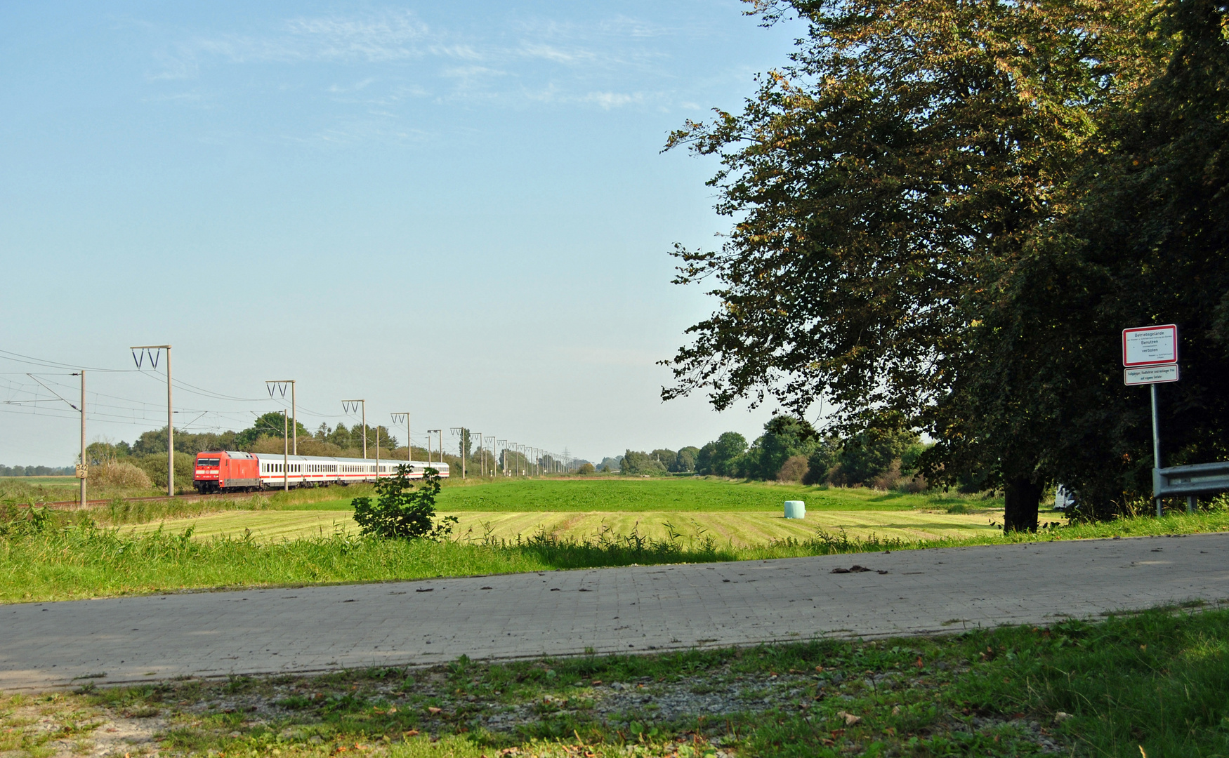 Ein einsamer IC in Ostfriesland