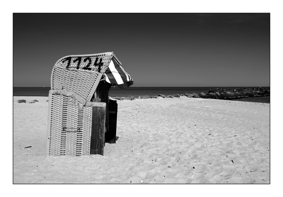 Ein einsamer Strandkorb...