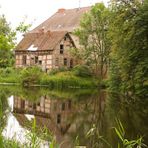 Ein einstmals wohl sehr schönes Wasserschloss...