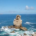 Ein eisamer Felsen im Atlantik