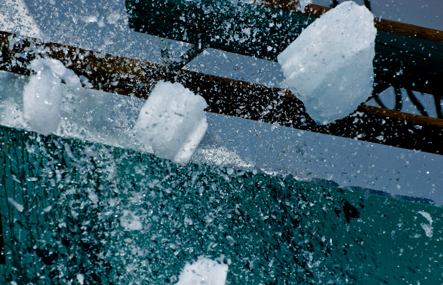 Ein Eiszapfen fällt.......