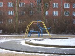 Ein Elefant auf dem Spielplatz