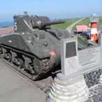 Ein erschütterndes Panzerdenkmal in Westkapelle/Walcheren.