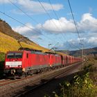 Ein Erzzug an der herbstlichen Mosel