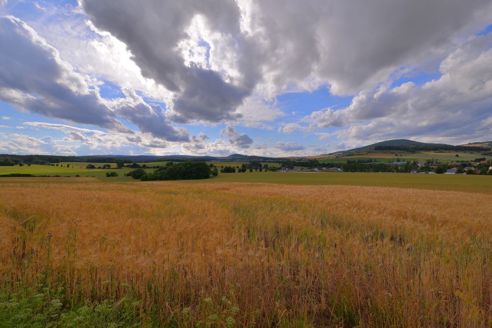 ein fantastischer Wolkenhimmel über unserer schönen Landschaft