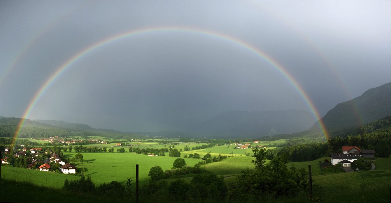 Ein farbenprächtiger Regenbogen, Berchtesgadener Land